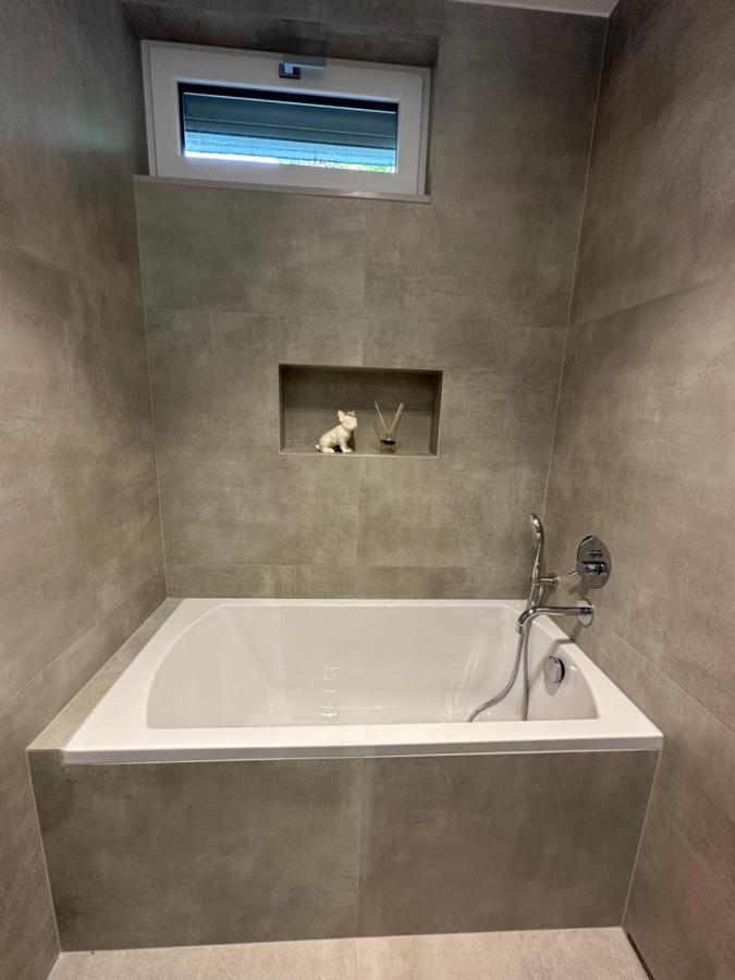 Zolifornia Apartment